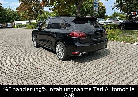 Porsche Cayenne Turbo S PCCB,PDLS+,ACC,Carbon,Pano.,21"