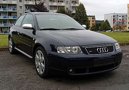 Audi S3 1.8 T quattro