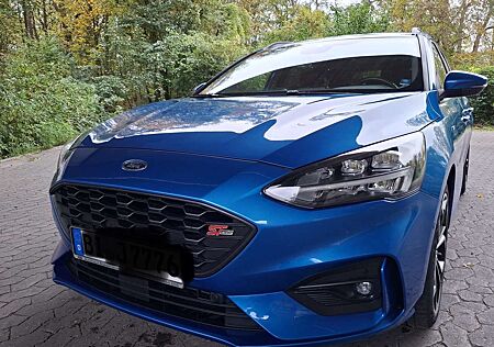 Ford Focus Turnier 1.5 EcoBoost ST-LINE