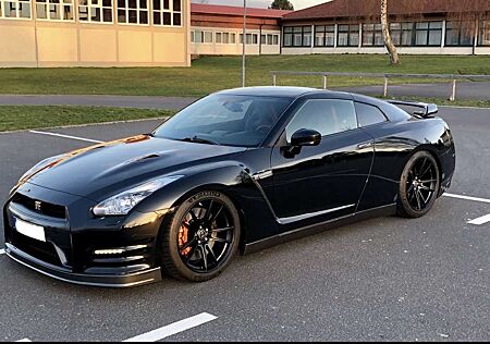 Nissan GT-R Black Edition