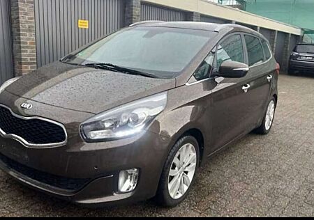 Kia Carens Dream Team