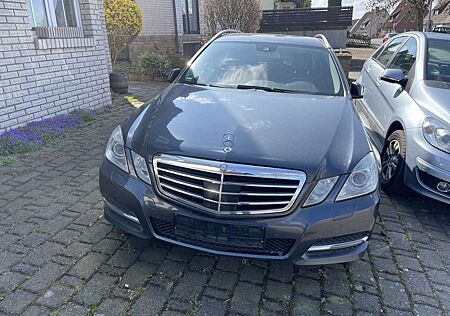 Mercedes-Benz E 200 CGI BlueEfficiency (212.248)