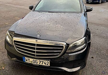 Mercedes-Benz E 220 d T 9G-TRONIC