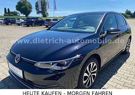 VW Golf Volkswagen VIII 2,0TDi DSG PANORAMA AHK KAMERA PDC SHZ