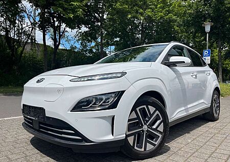 Hyundai Kona E- Trend 64kWh|SOH100%|Garantie04/30|HeadUp