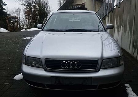 Audi A4 1.6