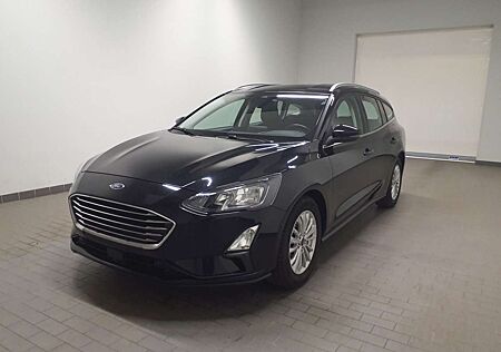 Ford Focus Titanium NAV LED TEMP APPLINK PDC APA AC LHZ ALU