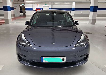 Tesla Model 3 Standard Reichweite Plus Hinterradantrieb