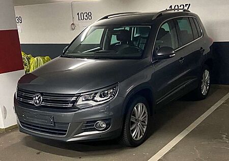 VW Tiguan Volkswagen Sport & Style 4Motion 1.Hd/S-Heft/Top