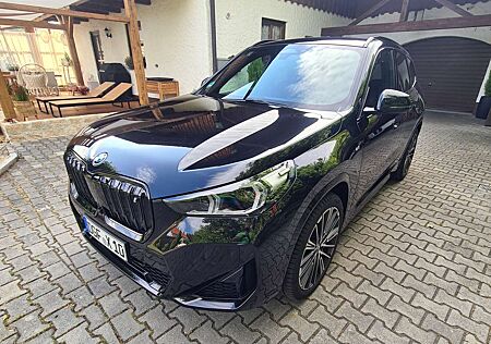 BMW iX1 xDrive30 M Sportpaket