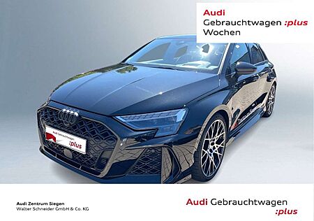 Audi RS3 .