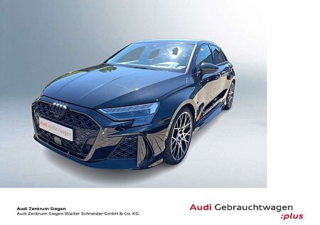Audi RS3 .