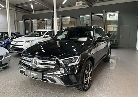 Mercedes-Benz GLC 300 e 4M LED Wide Memory Distr+ AHK RCam