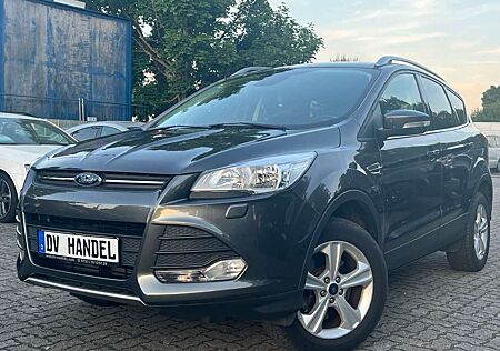 Ford Kuga Sync *Navi/PDC/8-fach bereift/1. Hand*