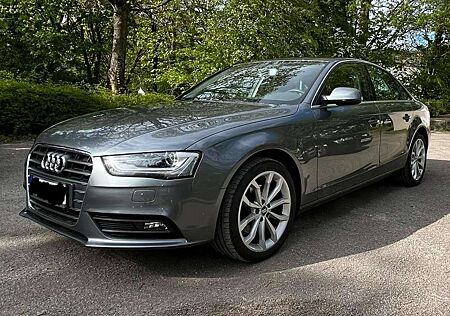 Audi A4 2.0 TFSI flexible fuel Ambiente