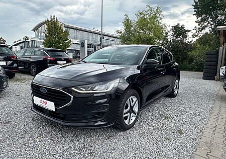 Ford Focus Lim. 1.5 ECOB Cool & Connect/1.Hand/LED