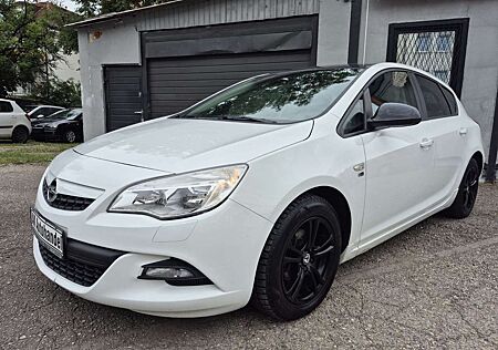 Opel Astra J Lim. 5-trg. Color Edition