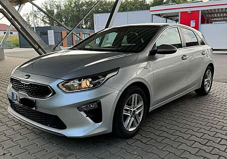 Kia Cee'd Ceed / 1.4 Edition 7