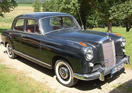 Mercedes-Benz 220 Ponton