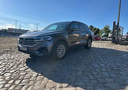 VW Touareg Volkswagen Basis 4Motion AHK TUEV LEDER