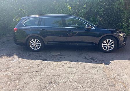 VW Passat Variant Volkswagen 2.0 TDI SCR DSG Comfortline