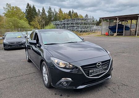 Mazda 3 Lim. Center-Line