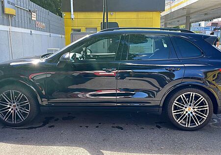 Porsche Cayenne Platinum Edition