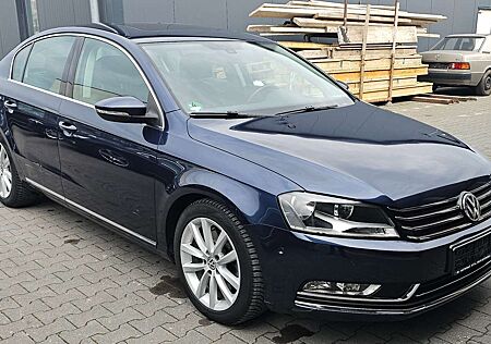 VW Passat gebraucht kaufen VW Passat Volkswagen Highline BlueMotion ACC Keyless Go Service Neu