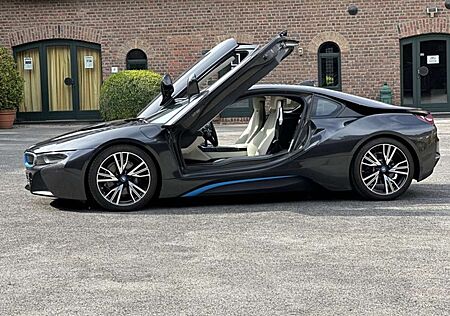 BMW i8 Coupe Pure Impulse *HEAD-UP*20 W-SPEICHEN*KAMERA*