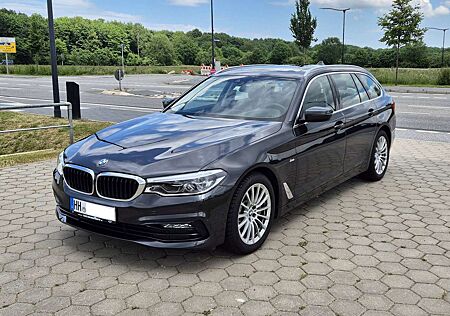 BMW 530i 530 Touring Aut. Sport Line HUD AHK Kamera