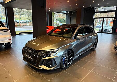 Audi RS3 Sportback 2.5 TFSI quattro*Keramik*Pano*B&O