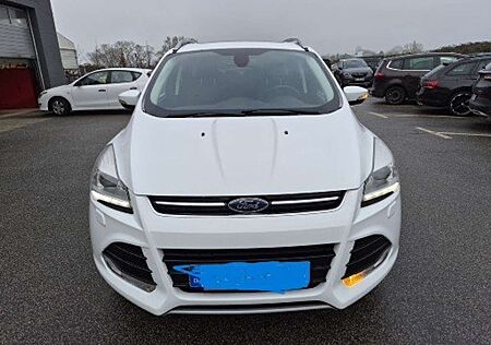 Ford Kuga 1.5 EcoBoost 2x4 Titanium