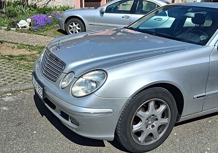Mercedes-Benz 220