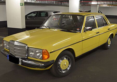 Mercedes-Benz 220 D (W123) – Oldtimer mit H-Zulassung