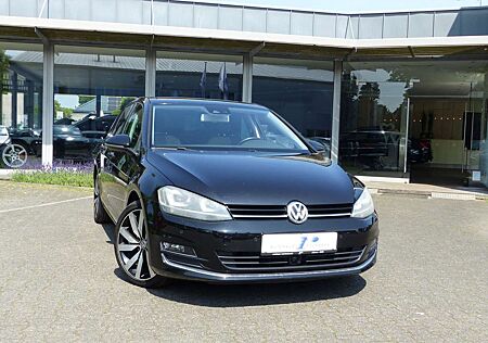 VW Golf Volkswagen VII Lim. Highline Panorama Xenon PDC