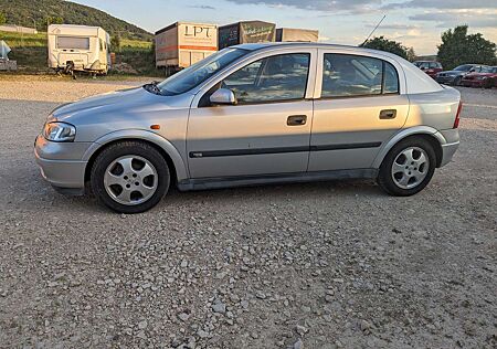 Opel Astra 1.6 Comfort Automatik Schiebedach