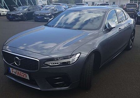 Volvo S90 R Design