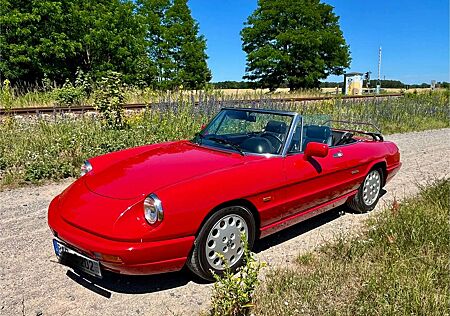 Alfa Romeo Spider 2.0 rot/schwarz original