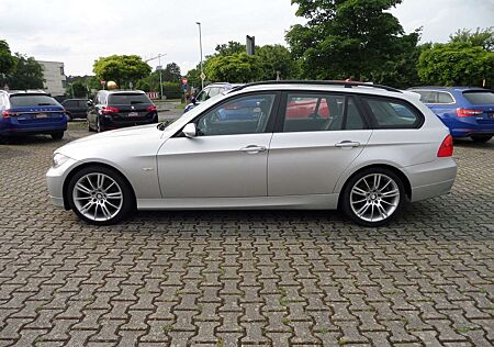 BMW 318 i Touring+Klima+Xenon+Navi+AHK+PDC+SHZ+Tempo+18Alu