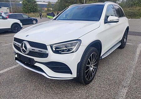 Mercedes-Benz GLC 300 GLC 4Matic 9G-TRONIC/PANO