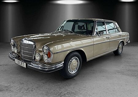 Mercedes-Benz 300 SEL 6.3 V8 W109 6150 OF 6525