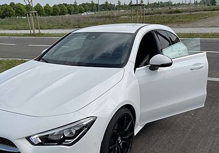 Mercedes-Benz CLA 200 Shooting Brake 7G-DCT AMG Line