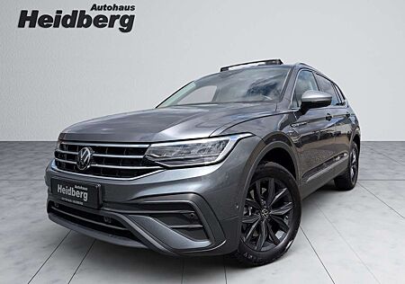 VW Tiguan Allspace Volkswagen 2.0 TDI 4M Move 7 Si. AHK PANO Allwetter 5 J. Gar