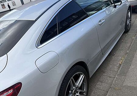 Mercedes-Benz E 300 Coupe 9G-TRONIC AMG Line