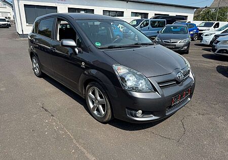 Toyota Corolla Verso 2.2 D-CAT 7Sitzer AHK