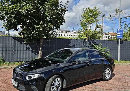 Mercedes-Benz A 180 A 180d Progressive