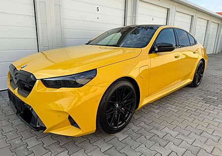 BMW M5 Lim. KERAMIK CARBON Ultimate VOLLAUSSTATTUNG!