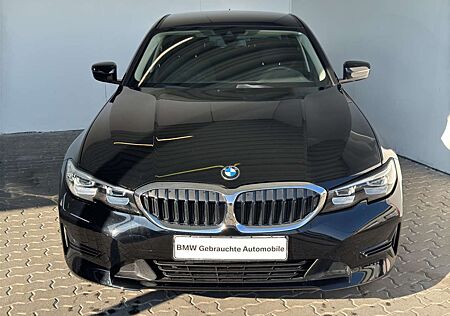 BMW 318 iA Limousine Navi.LED.WLAN.Sitzheiz.AppleCar