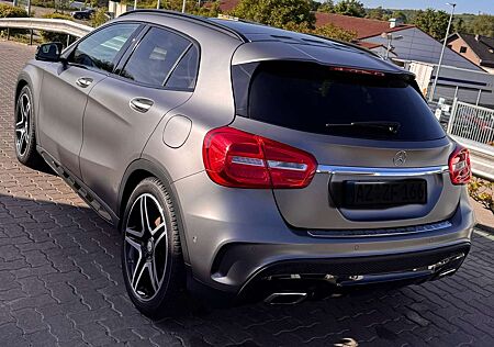 Mercedes-Benz GLA 250 7G-DCT AMG Line