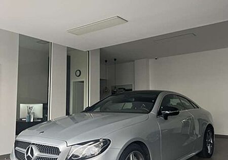 Mercedes-Benz E 300 9G-Tronic AMG-Line NAVI LED KLI KAM PDC LM